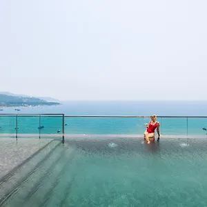 Hotel The Code & ****